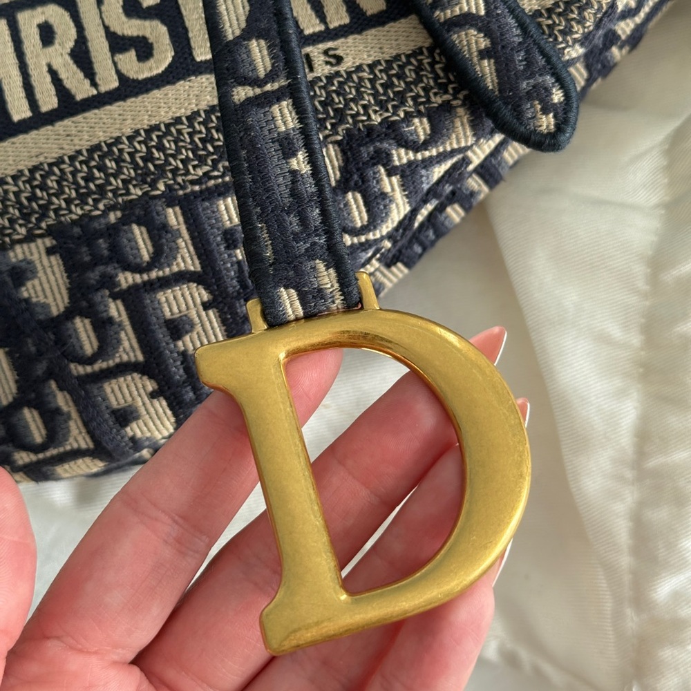 Dior Navy and Cream Saddle Shoulder Bag - Picture 12 of 12